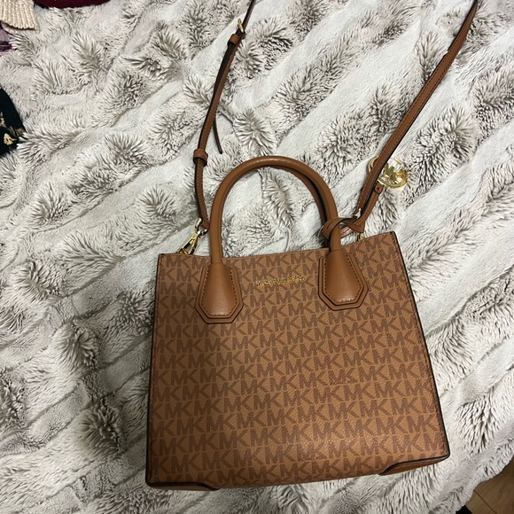 Michael Kors purse - Picture 2 of 2